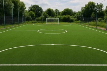 Thi công sân bóng đá mini 11 người tiết kiệm